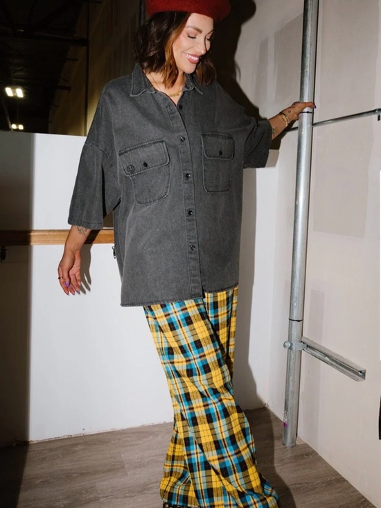 Dressed in LALA Tops - Let Them Talk
Oversized Denim
Button Up in Vintage
Black